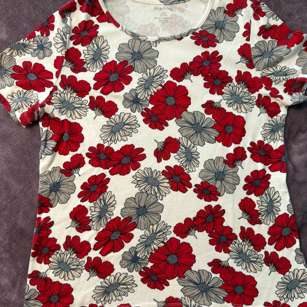 White Stag Red and Gray Floral Short Sleeve Top